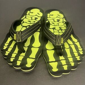 Reef- Sandals, Youth Glow in the dark flip flops - Length of Sandals- 8.5 inches